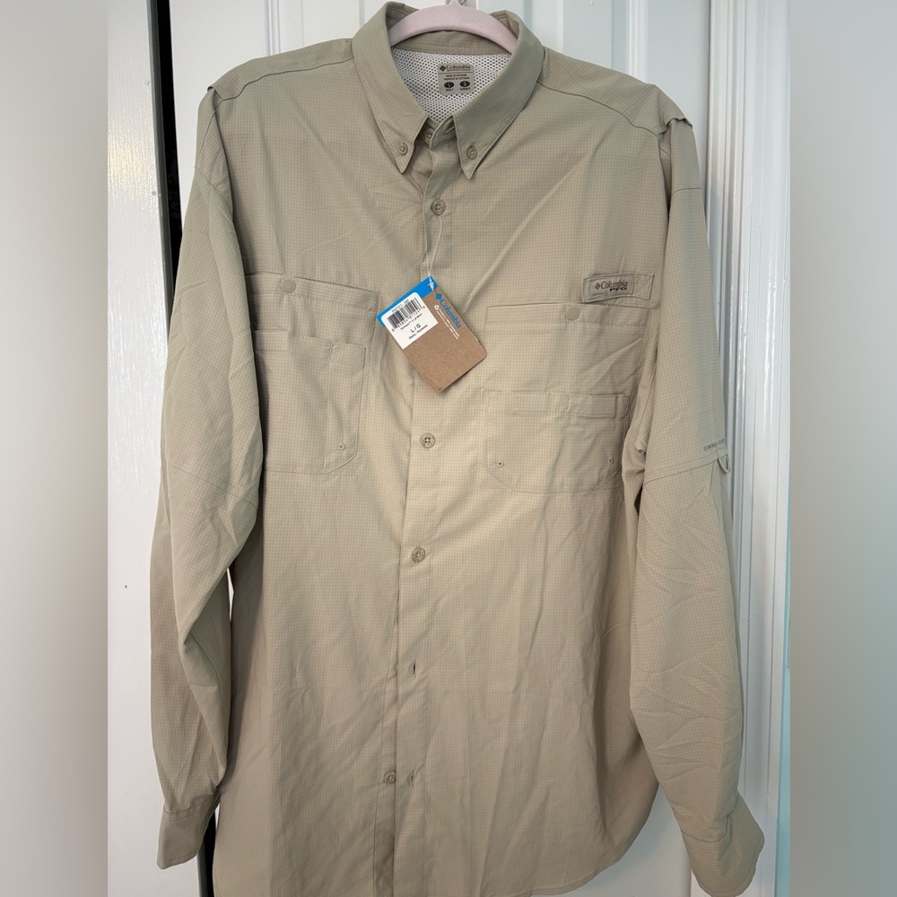 Columbia Men's Light Tan Button-Up Shirt